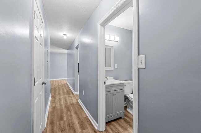 Building Photo - 1413 Springview Dr