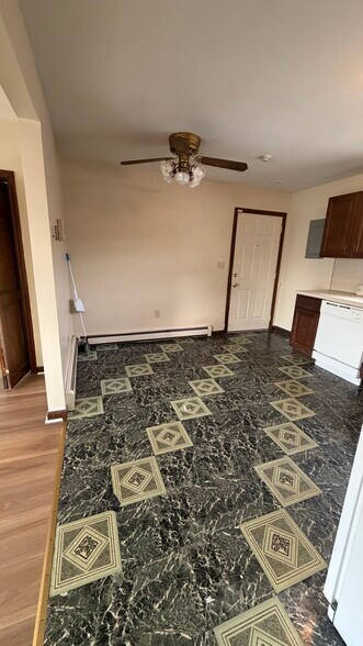 Building Photo - 541 Revere St