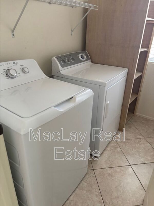 Building Photo - 4230 S Mariposa Dr