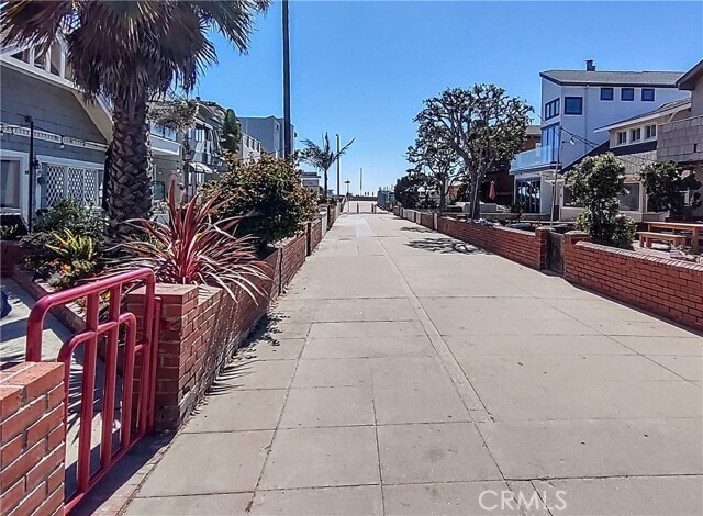 Building Photo - 42 8th St