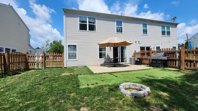 Building Photo - 301 Wedgewood Cir