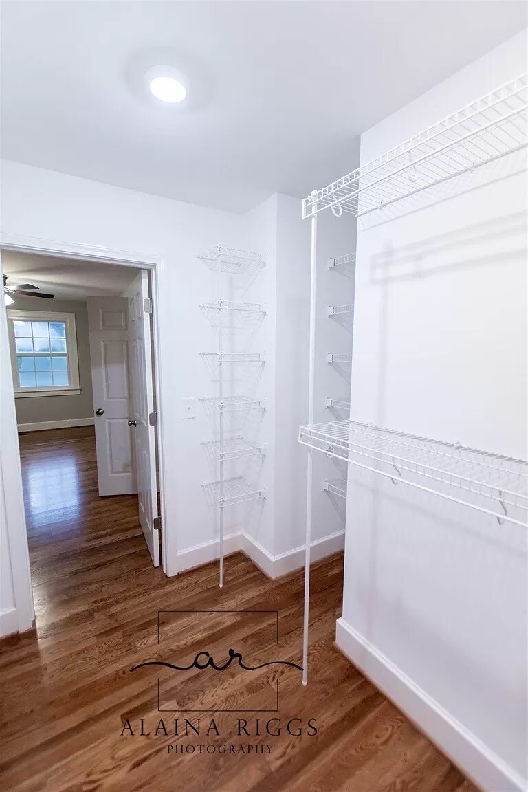 Building Photo - 126 Vanderbilt Cir