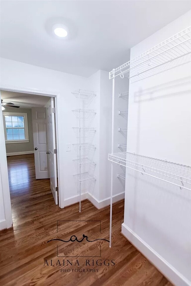 Building Photo - 126 Vanderbilt Cir