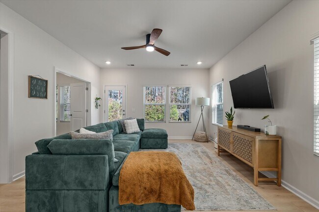 Building Photo - 181 Surfbird Rd