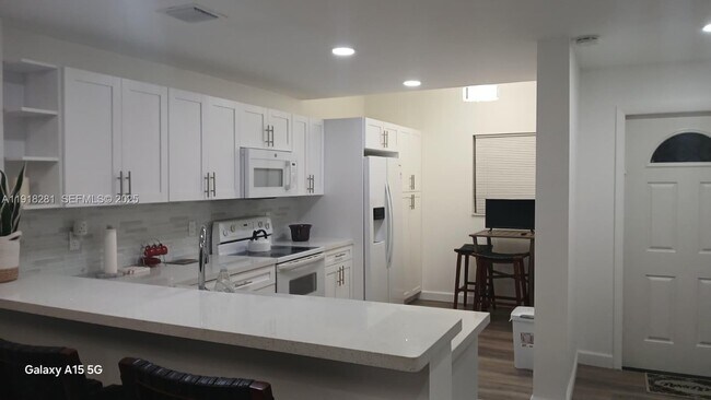 Building Photo - 3851 Estepona Ave