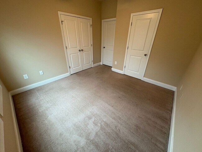 Building Photo - PRE-LEASING FOR AUGUST 6TH, 2026!