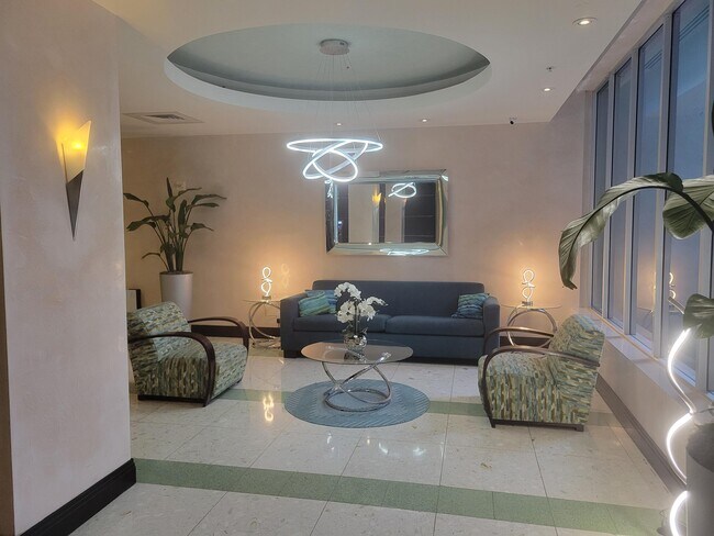 Building Photo - 3901 S Ocean Dr