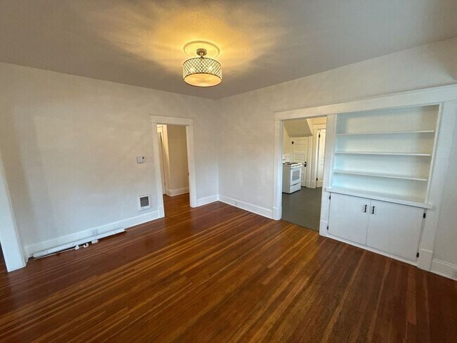 Building Photo - 244 14th St SE