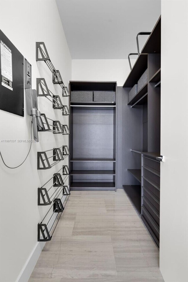 Building Photo - 1451 Brickell Ave