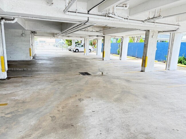 Building Photo - 7101 Byron Ave