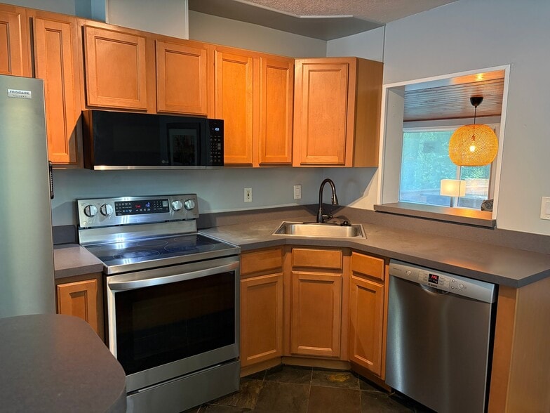 Building Photo - 1510 Lawsona Ct