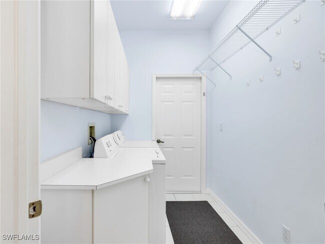 Building Photo - 7100 Falcons Glen Blvd