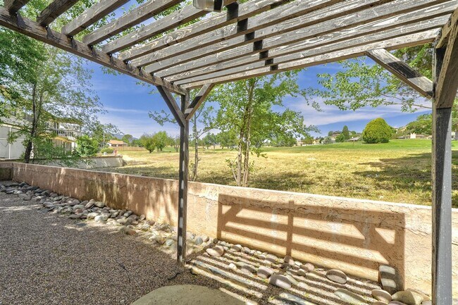 Building Photo - 1298 Tapadero Dr