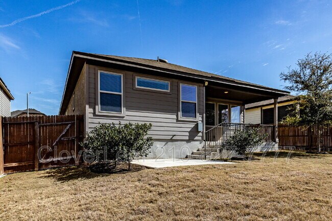 Building Photo - 5530 Pin Pt