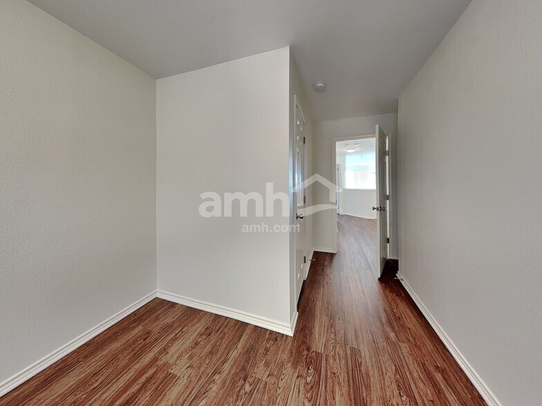 Building Photo - 26139 Flinton Dr