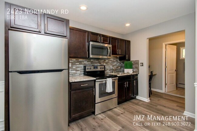 Building Photo - COMPLETELY UPDATED BEAUTIFUL RANCH STYLE P...