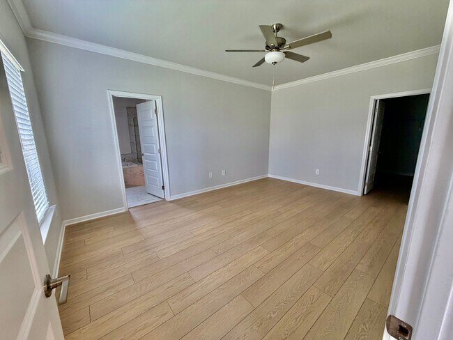 Building Photo - 202 Cobbdale Park Dr
