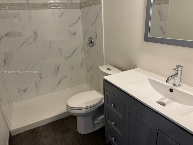 Building Photo - 16226 SW 92nd Ave