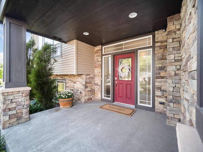 Building Photo - Dream Home At Shelley Lake