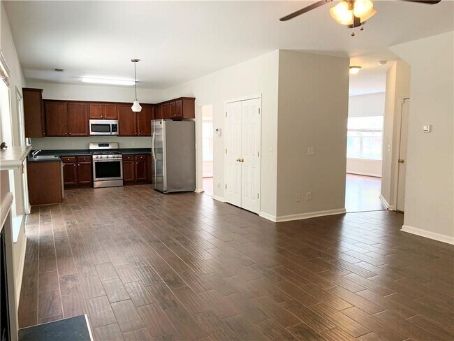 Building Photo - 329 Tuggle Ct