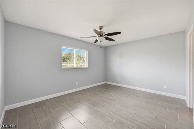Building Photo - 4346 Santa Barbara Blvd
