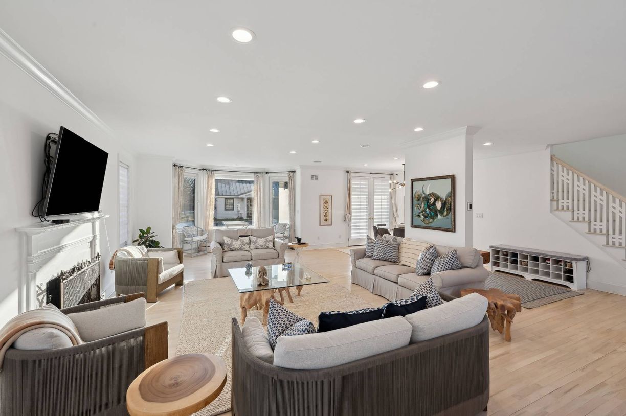 Building Photo - 131 Flying Point Rd