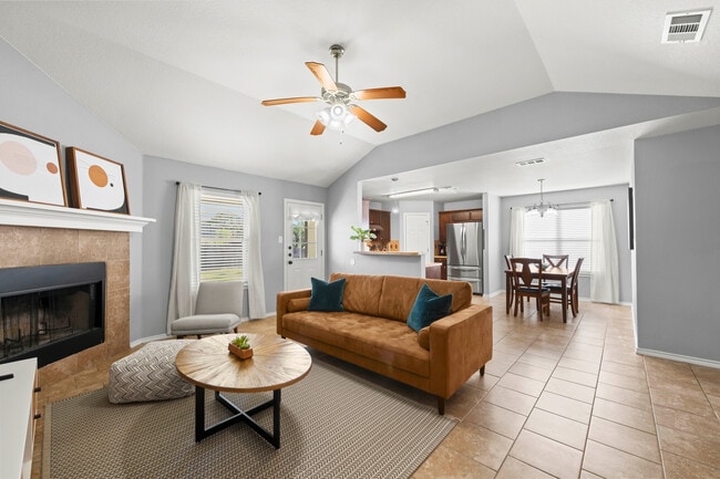 Building Photo - Cline