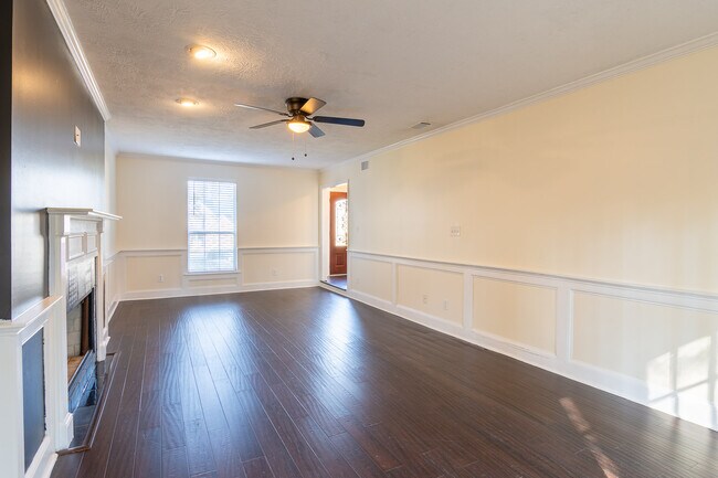 Building Photo - 1051 Waltons Ct