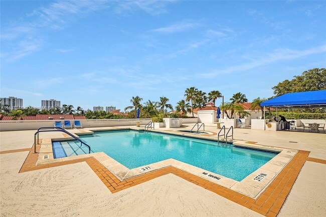 Building Photo - 3598 Yacht Club Dr