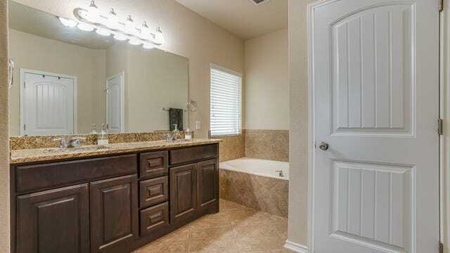 Building Photo - 12310 Red Maple Way