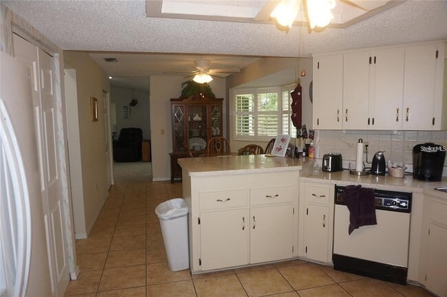 Building Photo - 10819 SW 83rd Ct