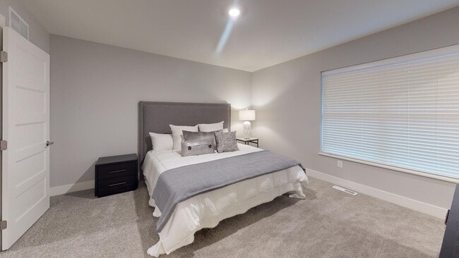 Building Photo - Bluebell | Two Bedroom - Basement Walkout