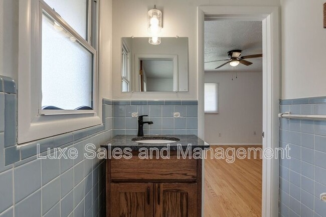 Building Photo - 3516 Mt Pleasant Dr
