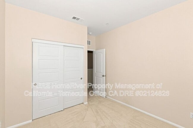 Building Photo - 40702 Birchfield Dr
