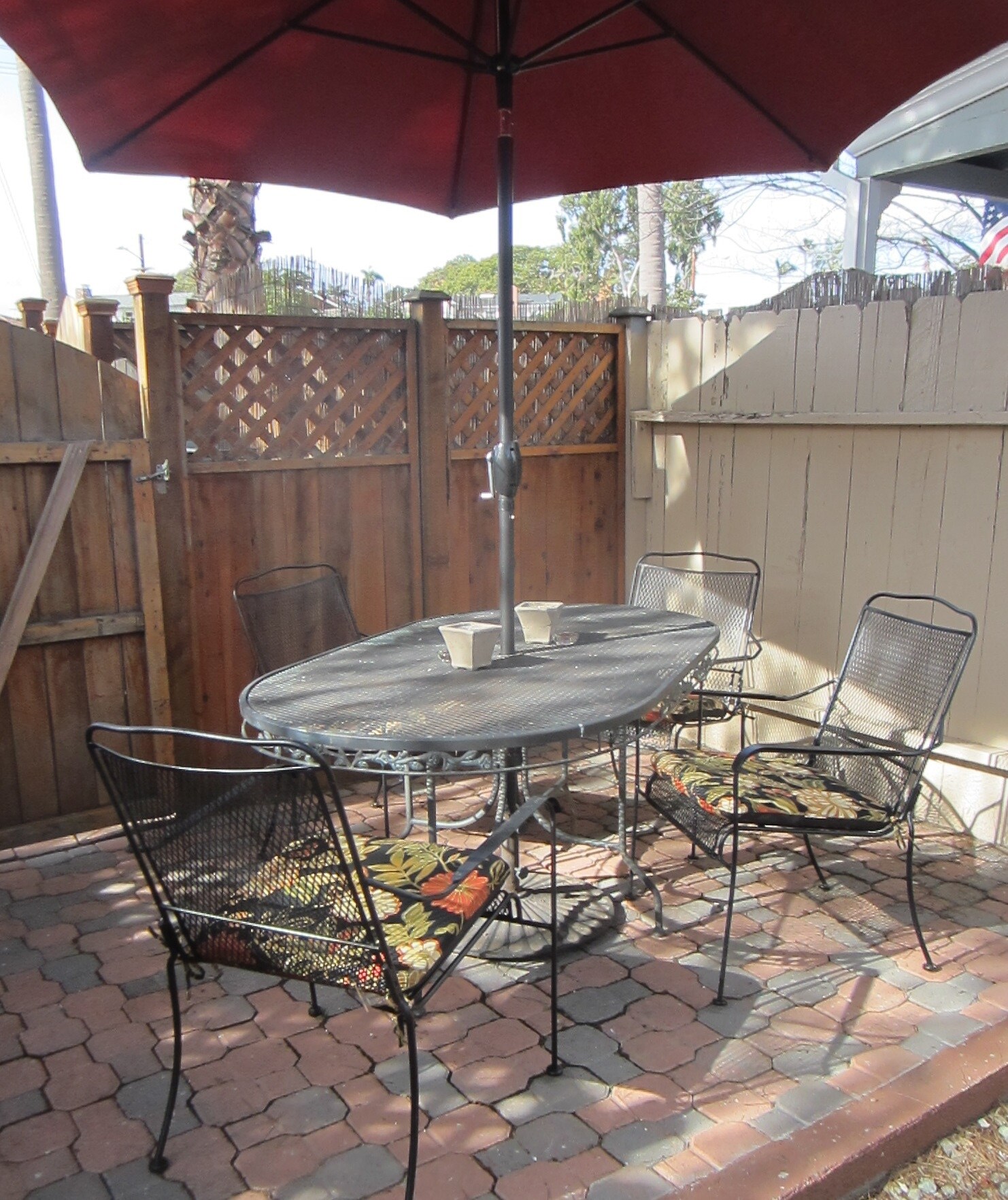 Building Photo - 655 Pomona Ave