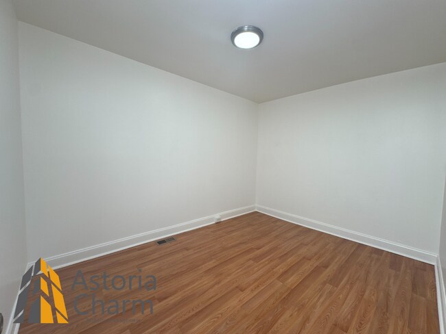 Building Photo - 1303 N Milton Ave