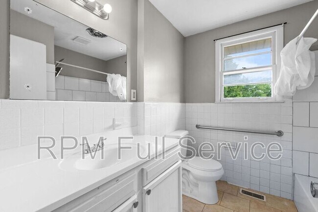 Building Photo - 3127 Larkspur Dr