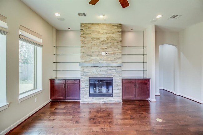 Building Photo - 17106 Rainier Creek Dr