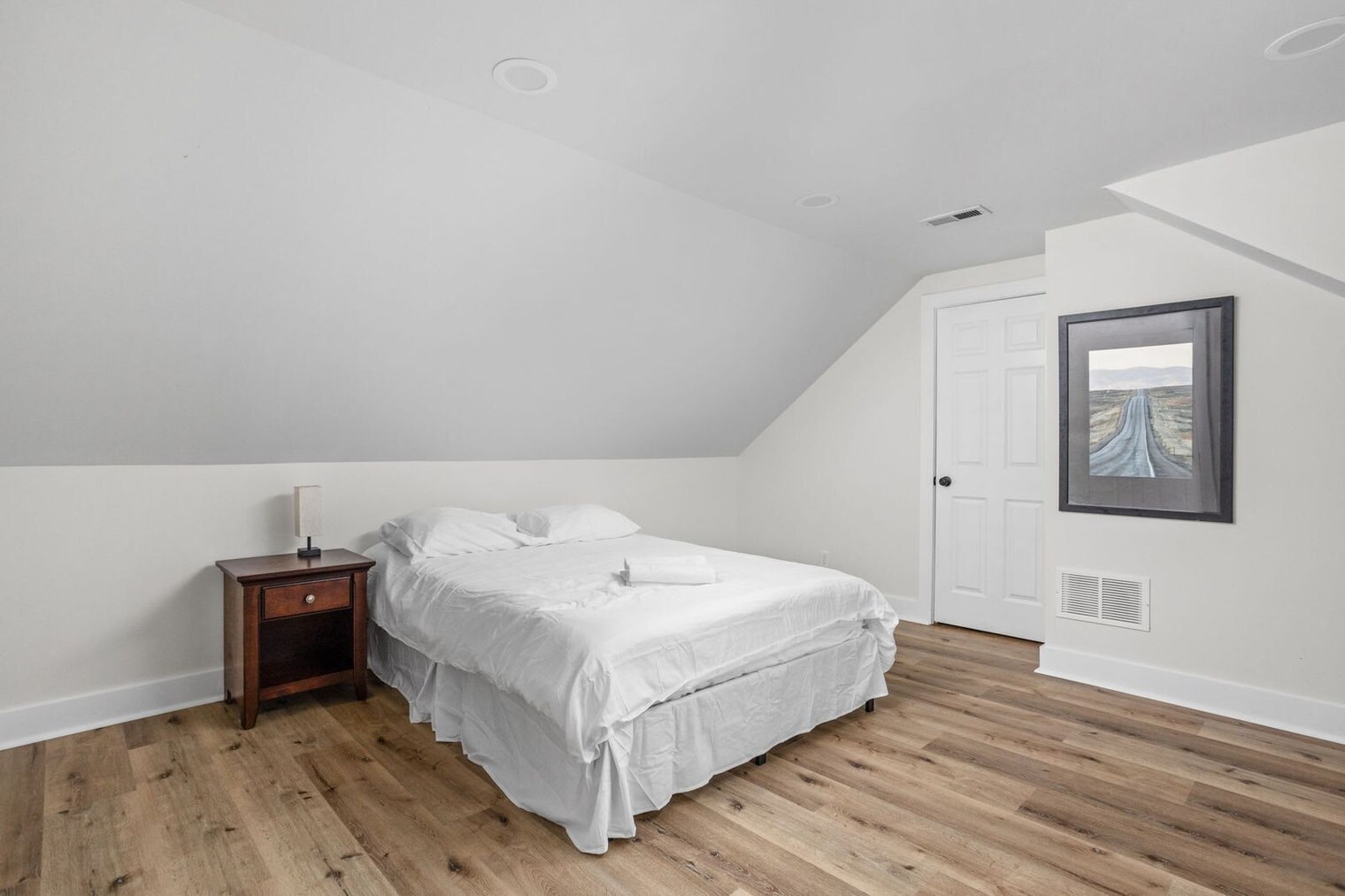 Building Photo - 844 Camp St