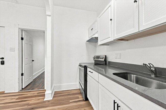 Building Photo - 1216 N 41st St