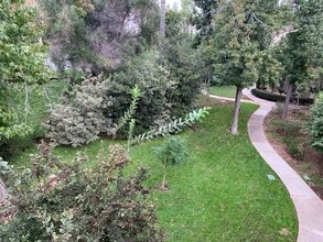 Building Photo - Spacious 1 Bedroom Parkway Pointe Condo!