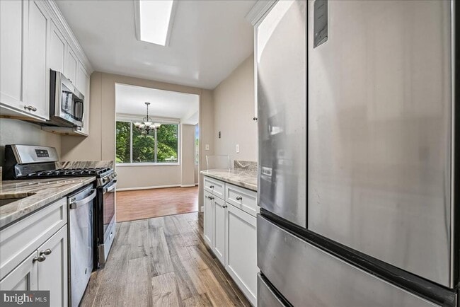 Building Photo - 6631 Wakefield Dr