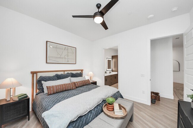 Building Photo - 15635 Memorial Dr