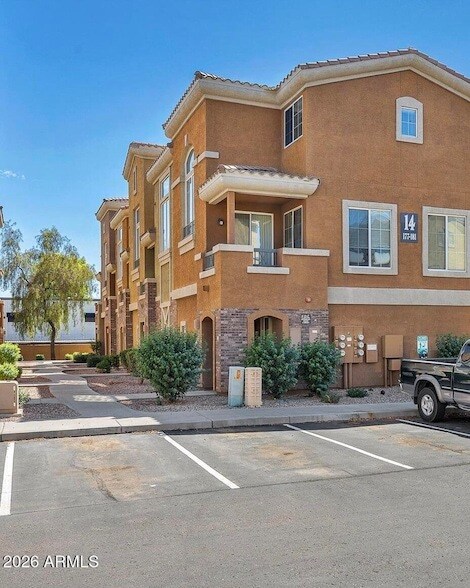 Building Photo - 18250 N Cave Creek Rd