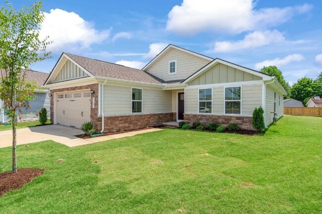 Building Photo - Beautiful White House Home | Granite Counters, Gas Range & One-Level Living