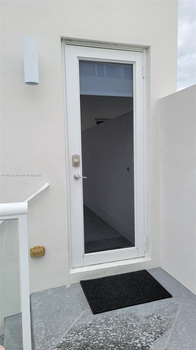 Building Photo - 6331 NW 105th Ct