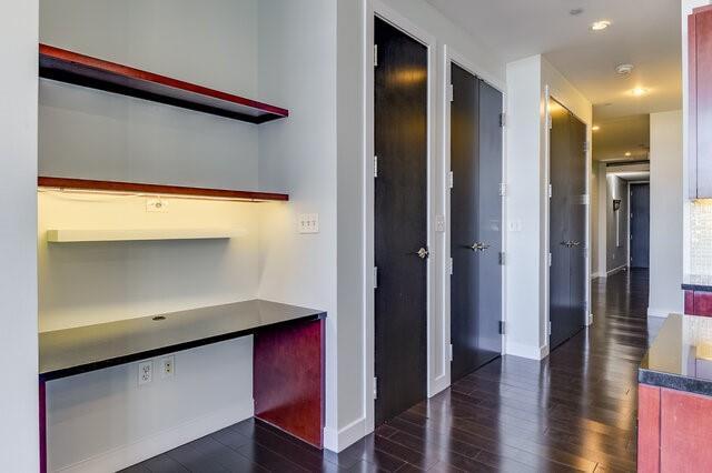 Building Photo - 2600 W 7th St