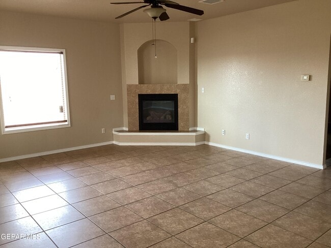 Building Photo - 5925 Speyside Dr