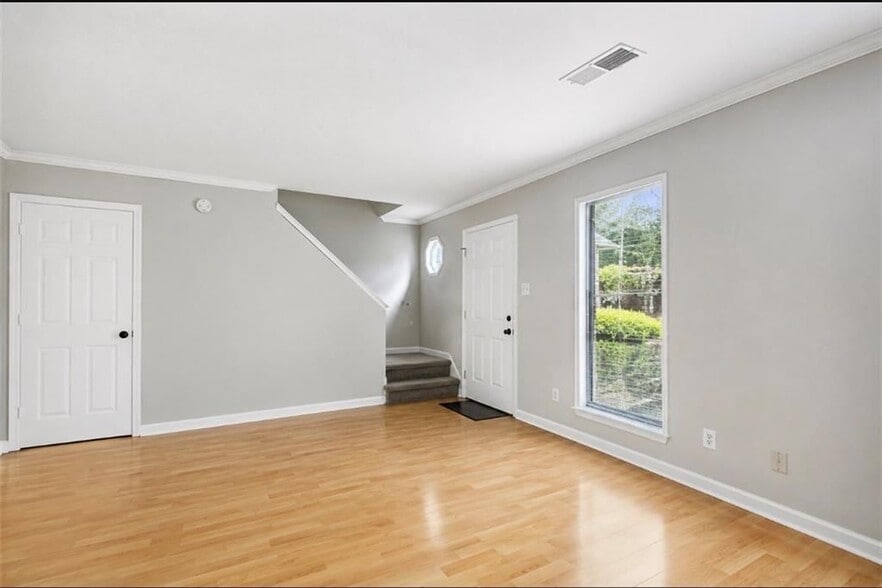 Building Photo - 2390 Newport Landing