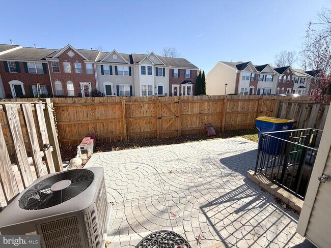 Building Photo - 204 Langley Ct